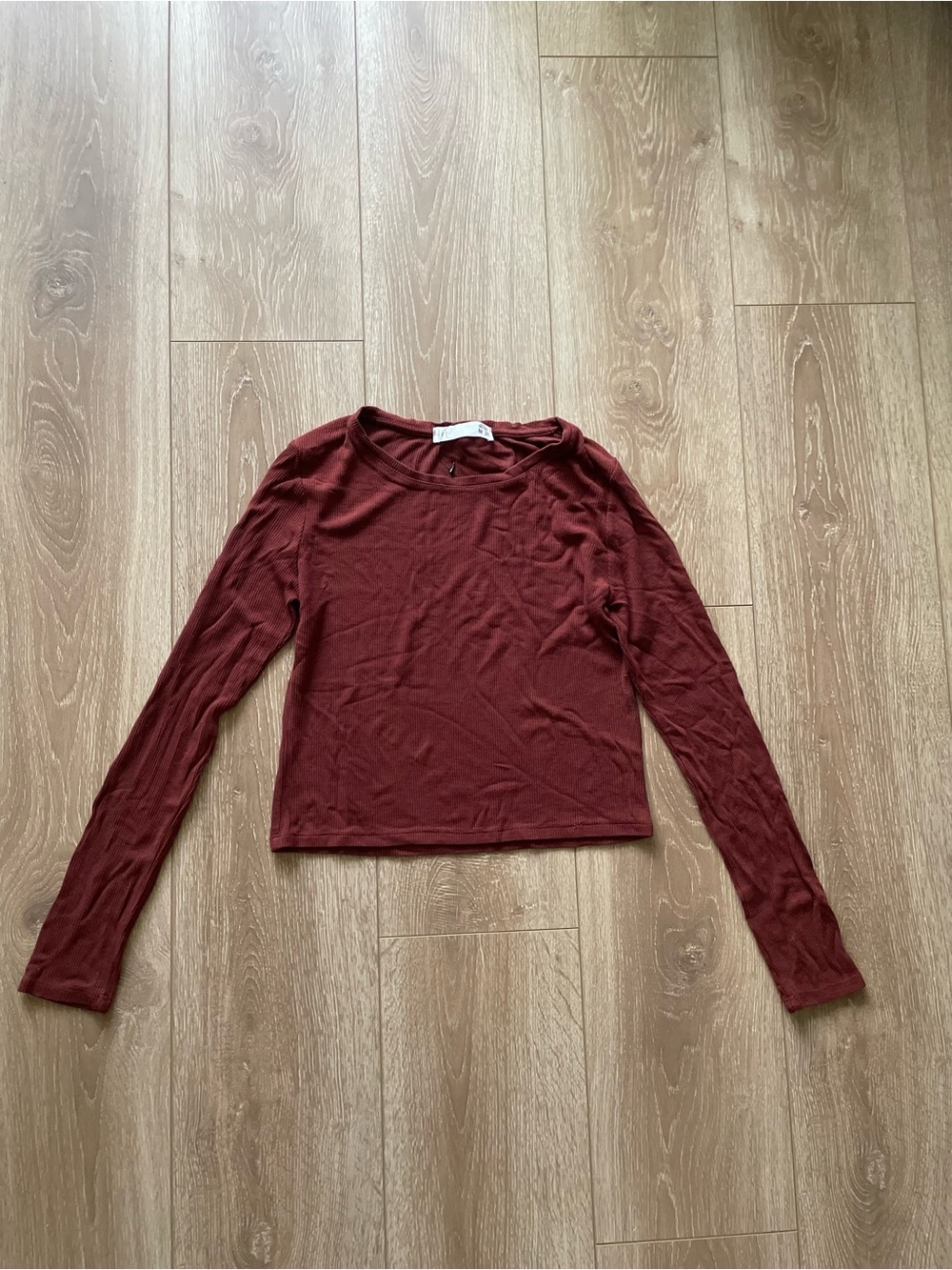 LFT Women's Long Sleeve Crewneck Top in Burgundy